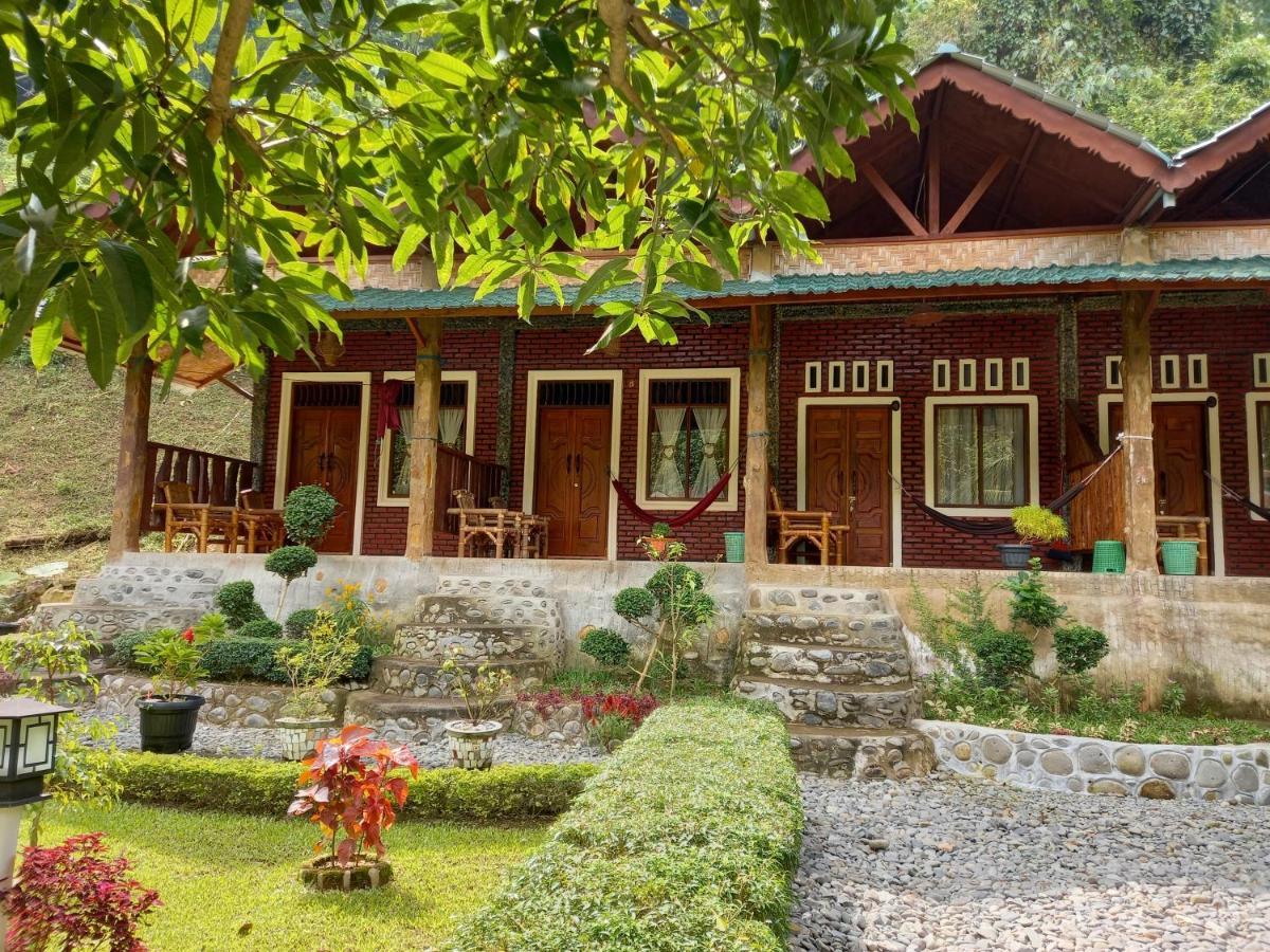 Sahnan Guest House Bukit Lawang Exterior photo