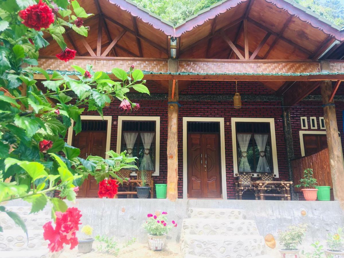 Sahnan Guest House Bukit Lawang Exterior photo
