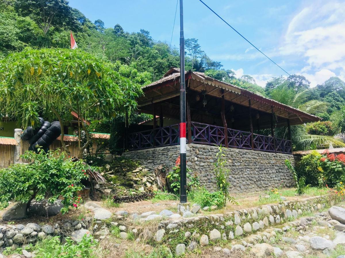 Sahnan Guest House Bukit Lawang Exterior photo